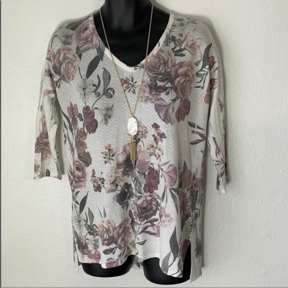 Charming Charlie‎ Floral Top